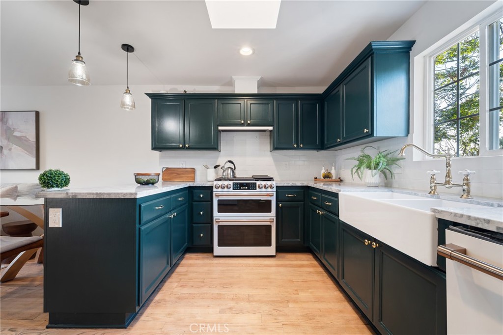 1637 Alvarado Street