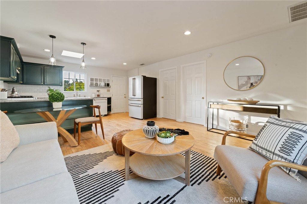 1637 Alvarado Street