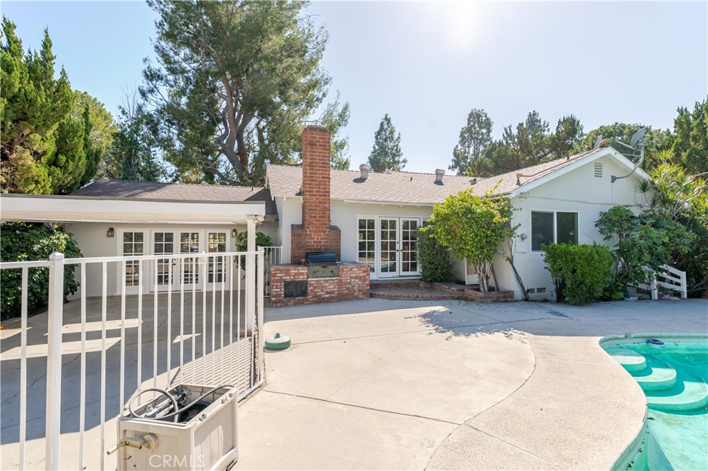 18351 San Fernando Mission Boulevard