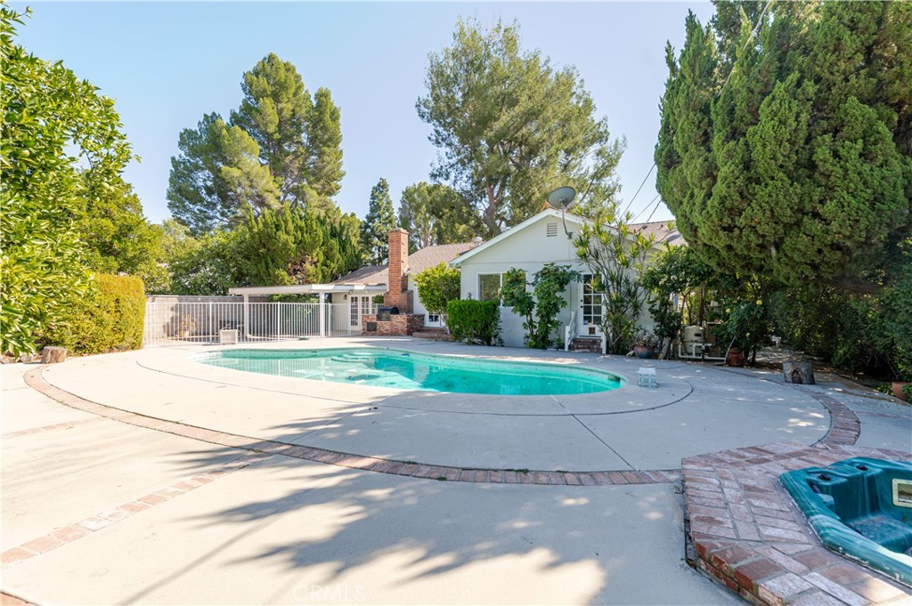 18351 San Fernando Mission Boulevard