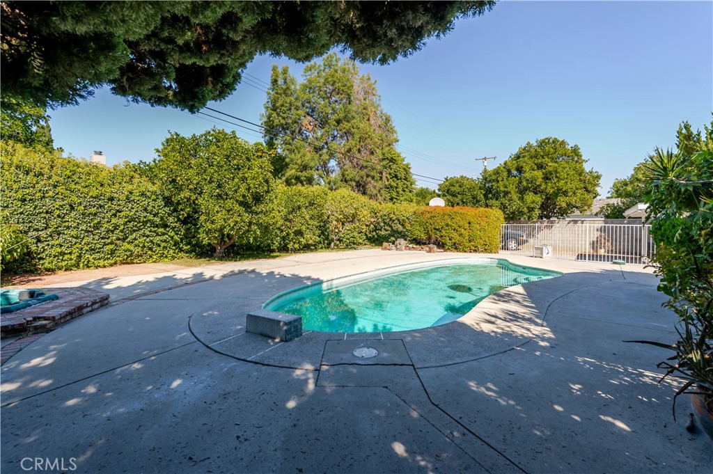 18351 San Fernando Mission Boulevard