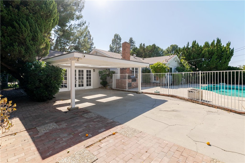 18351 San Fernando Mission Boulevard