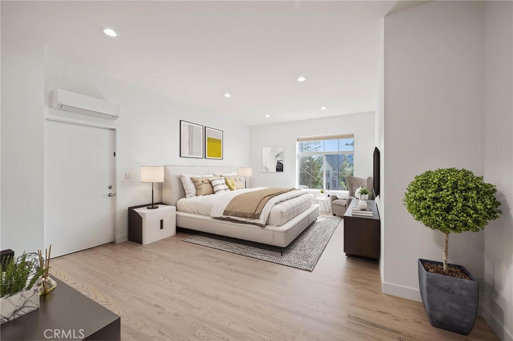 8246 Woodshill Trail