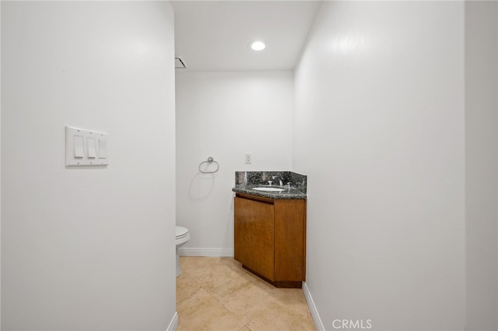 8246 Woodshill Trail