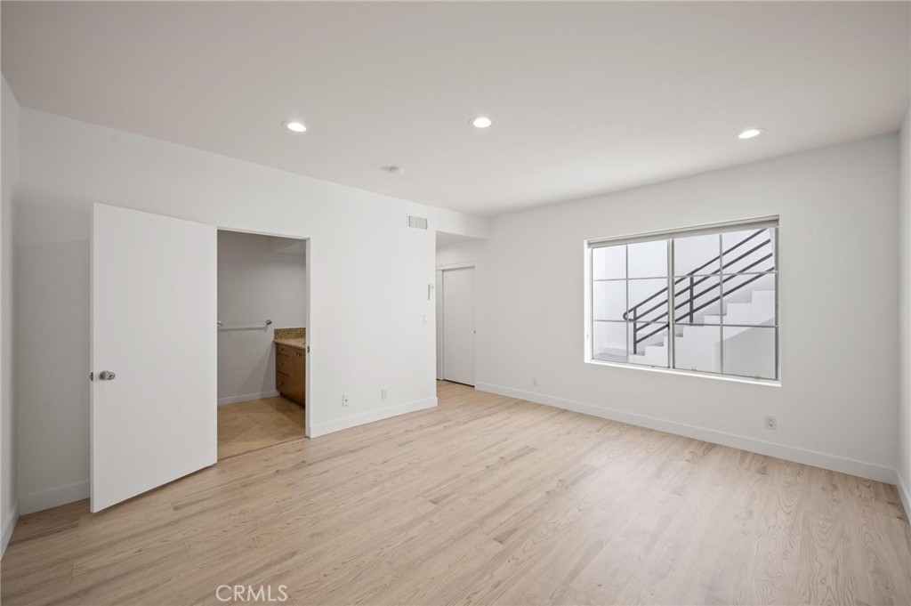 8246 Woodshill Trail