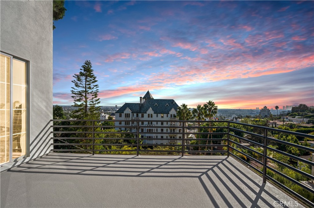 8246 Woodshill Trail