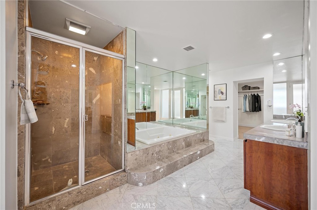 8246 Woodshill Trail