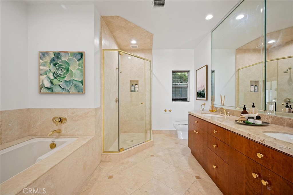 8246 Woodshill Trail