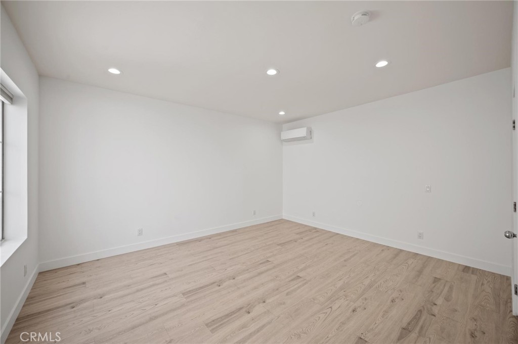 8246 Woodshill Trail