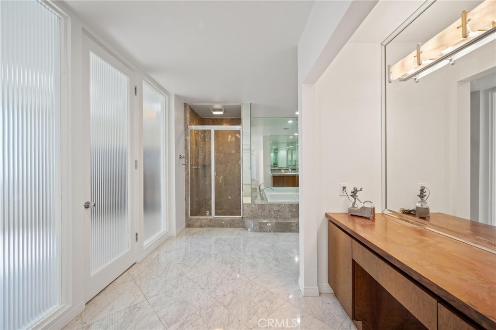 8246 Woodshill Trail