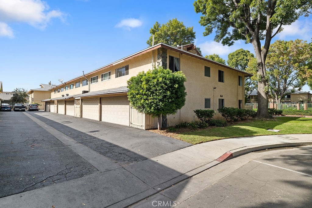 8051 Canby Avenue 3