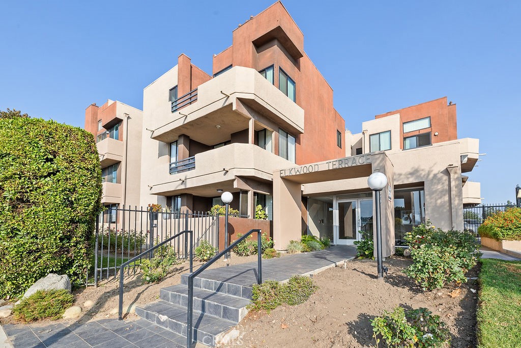 7826 Topanga Canyon Boulevard 301