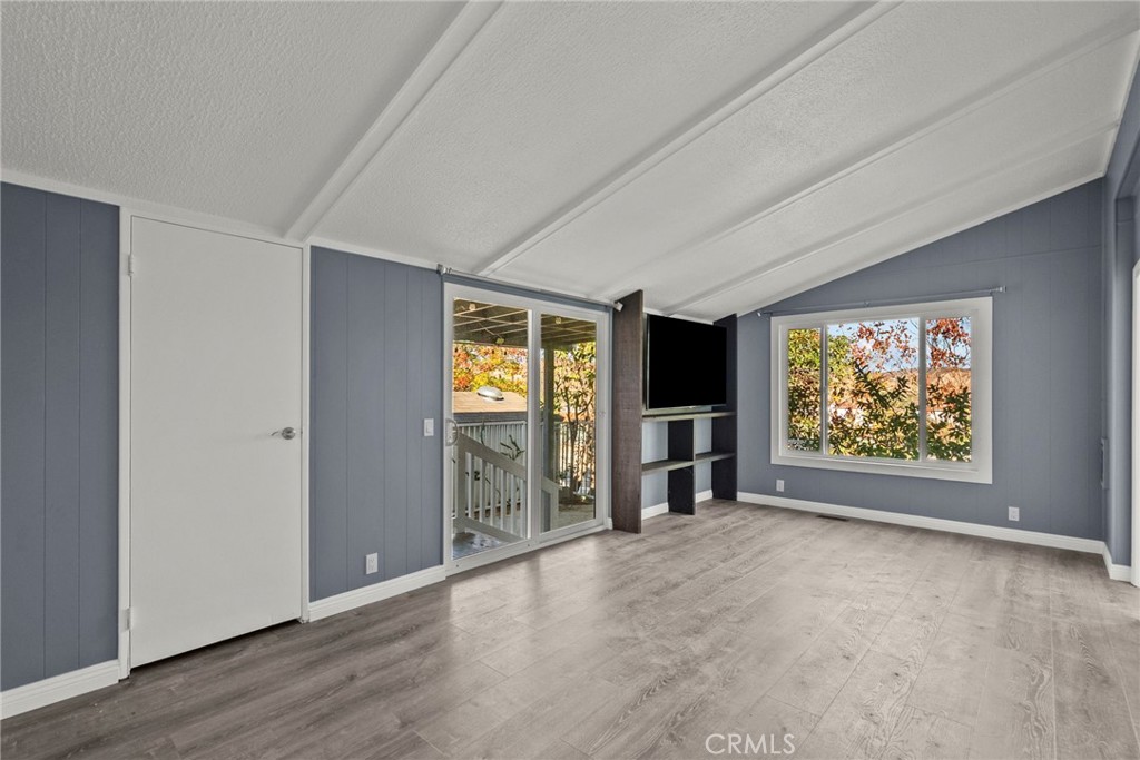 31318 Lakehills Rd 8