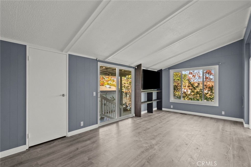 31318 Lakehills Rd 8