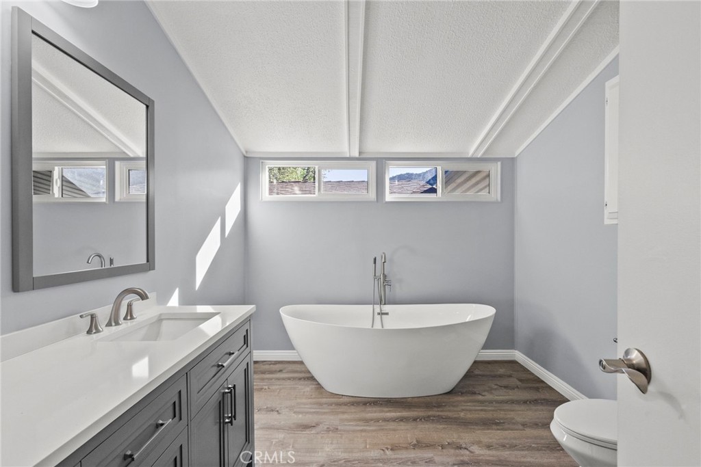 31318 Lakehills Rd 8