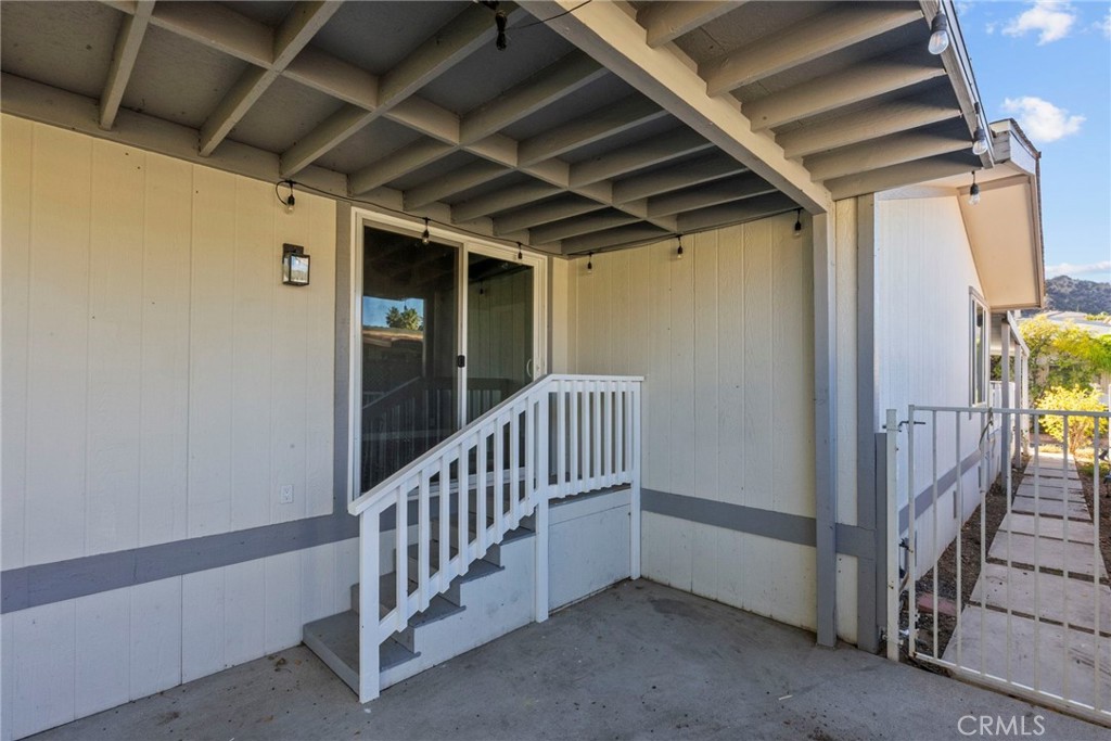 31318 Lakehills Rd 8