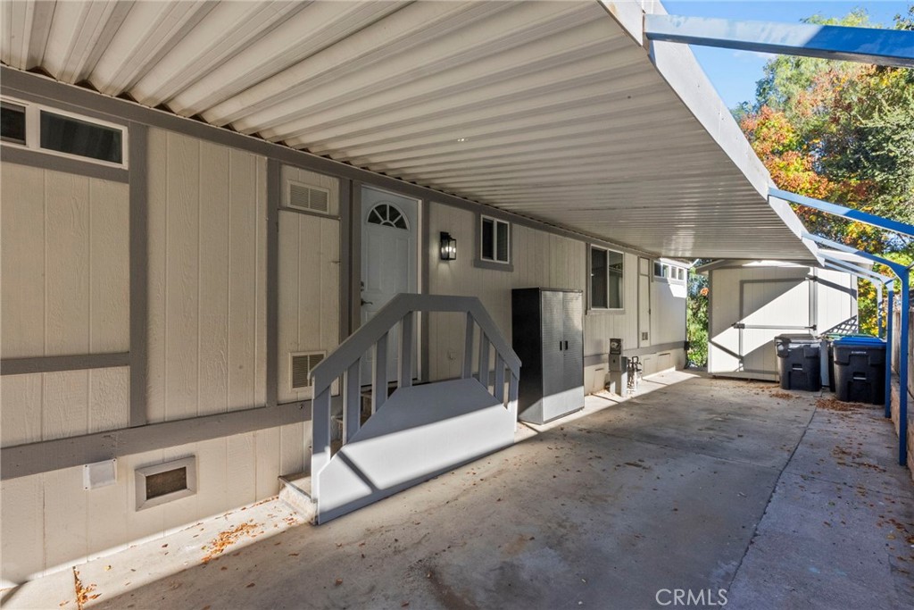 31318 Lakehills Rd 8