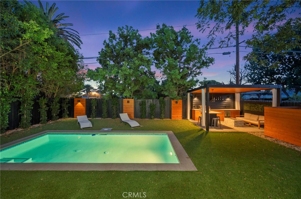 14328 Emelita Street