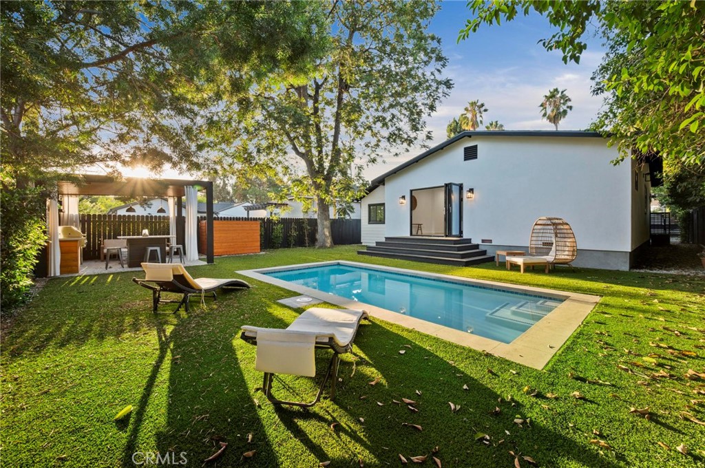 14328 Emelita Street