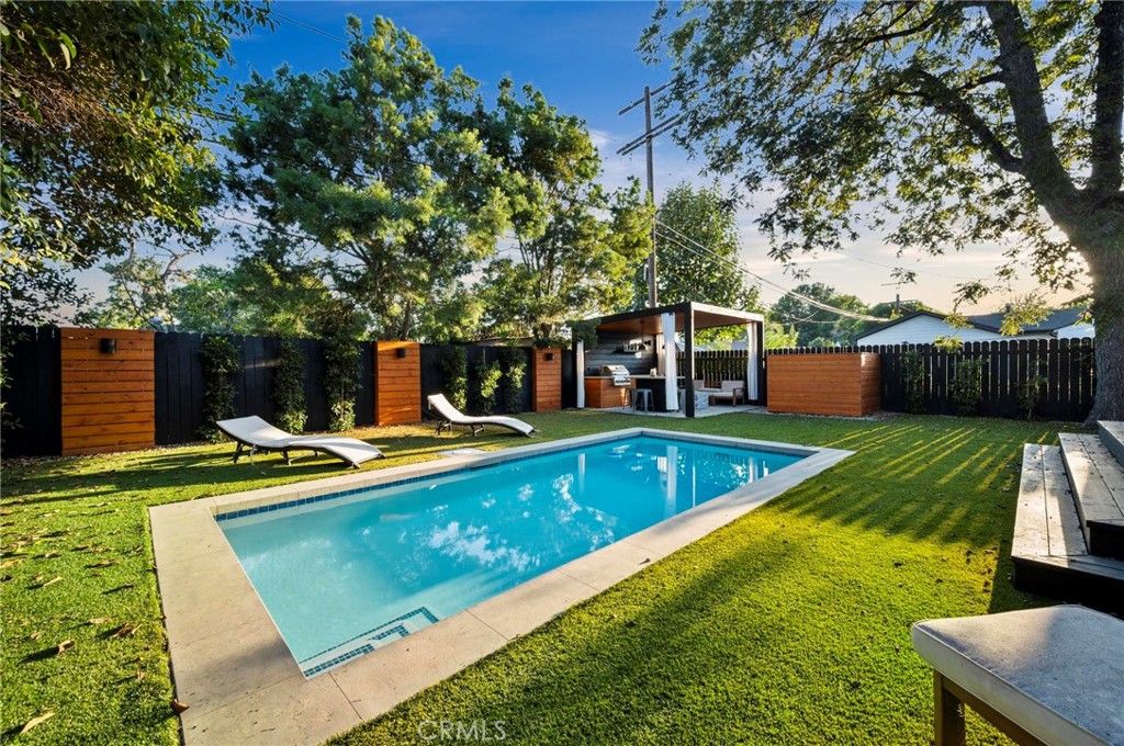 14328 Emelita Street