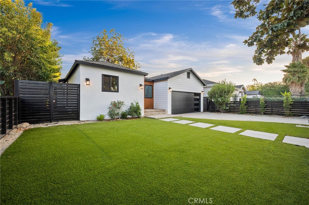 14328 Emelita Street