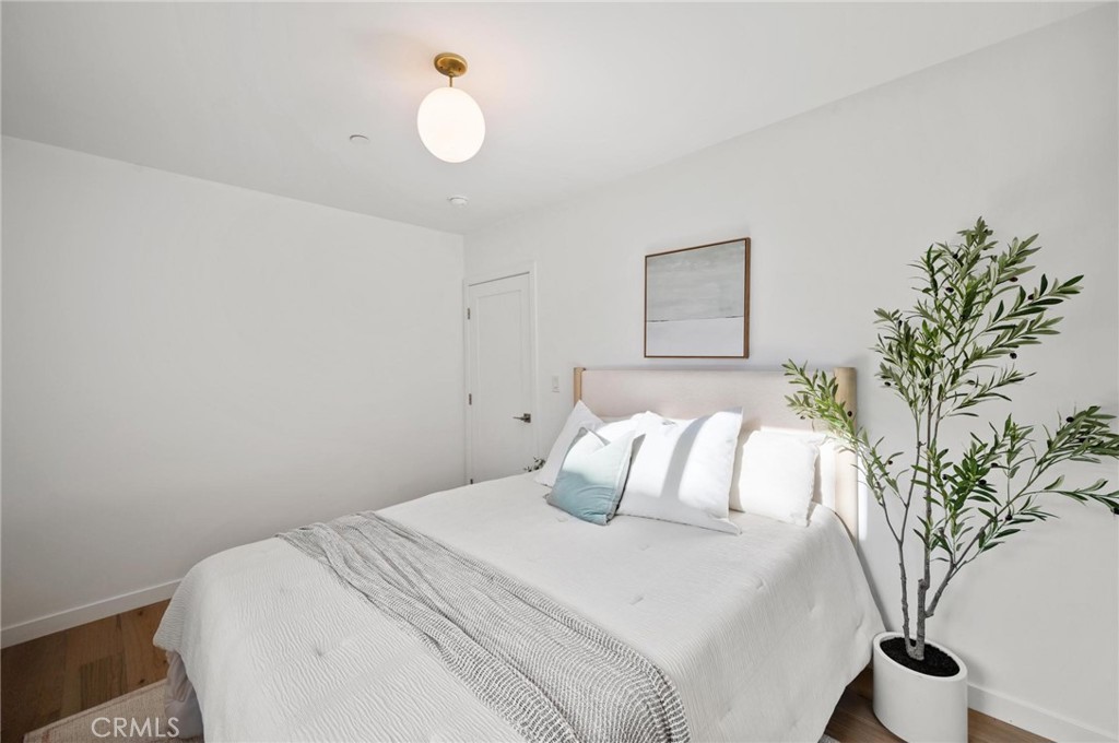 14328 Emelita Street