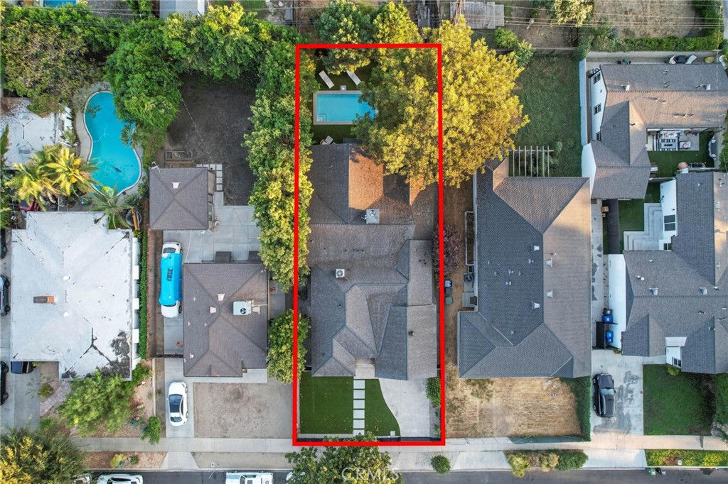 14328 Emelita Street