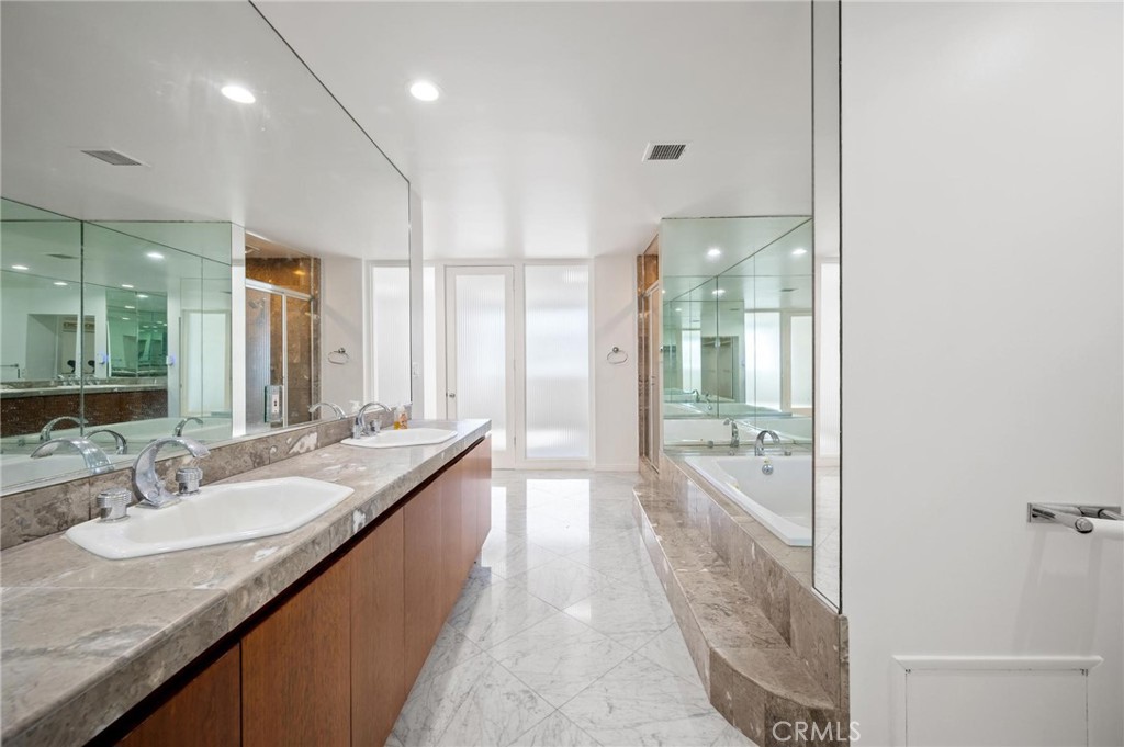 8246 Woodshill Trail