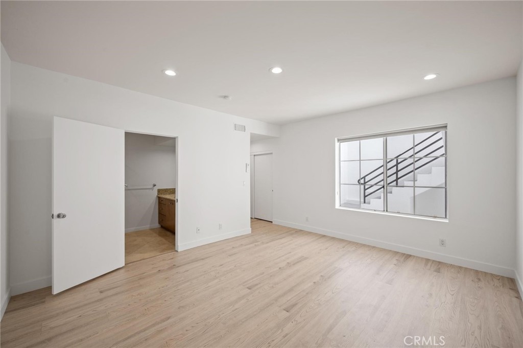 8246 Woodshill Trail