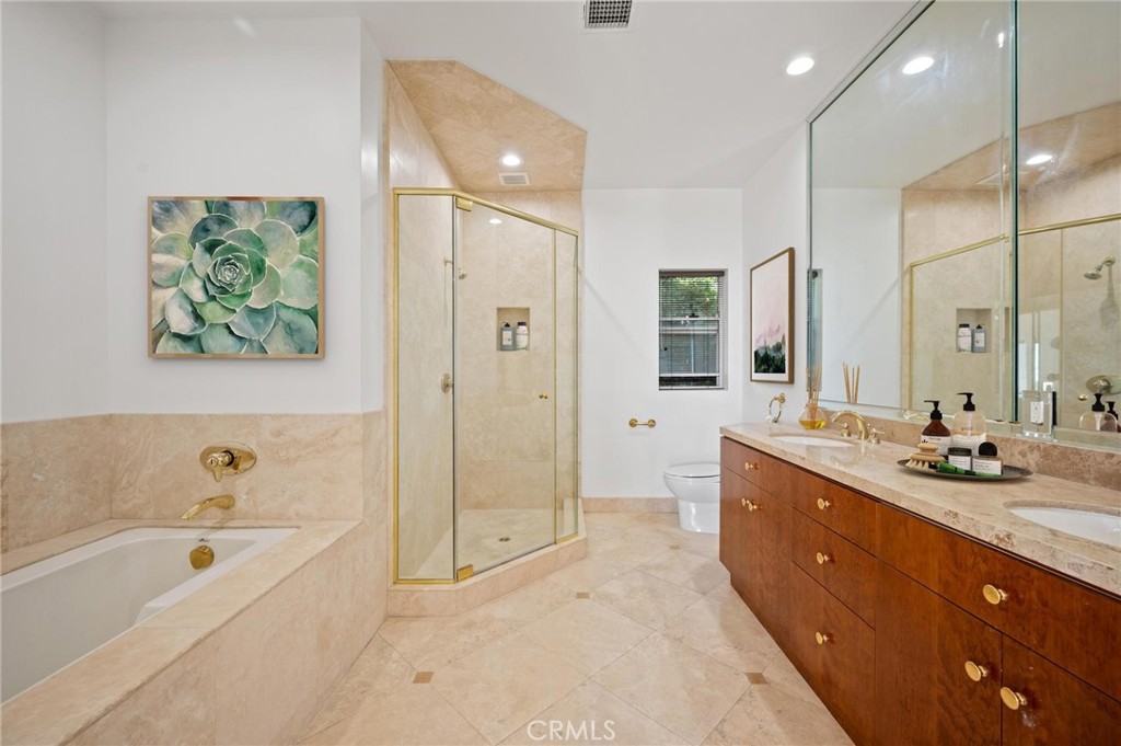 8246 Woodshill Trail