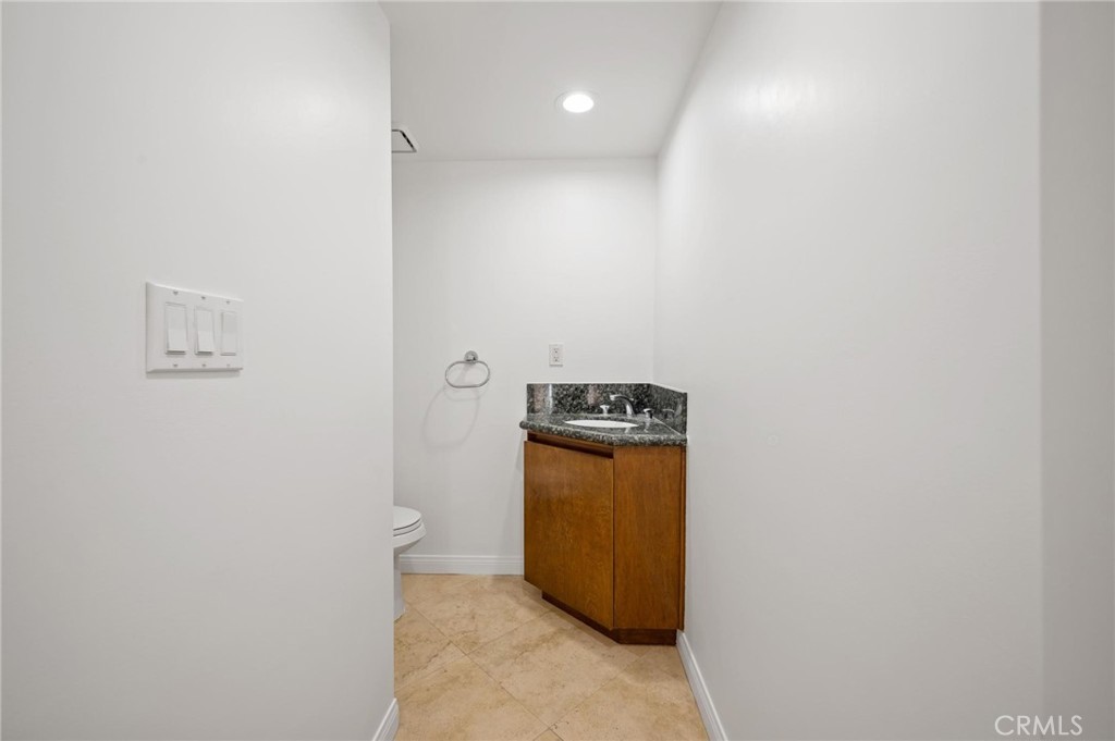 8246 Woodshill Trail