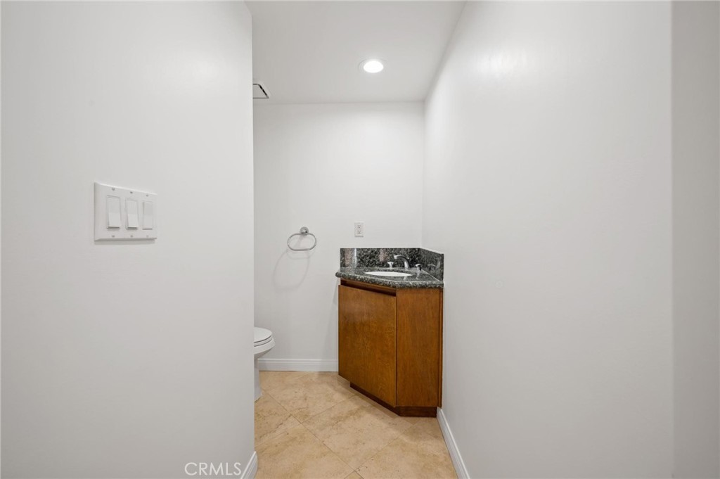 8246 Woodshill Trail