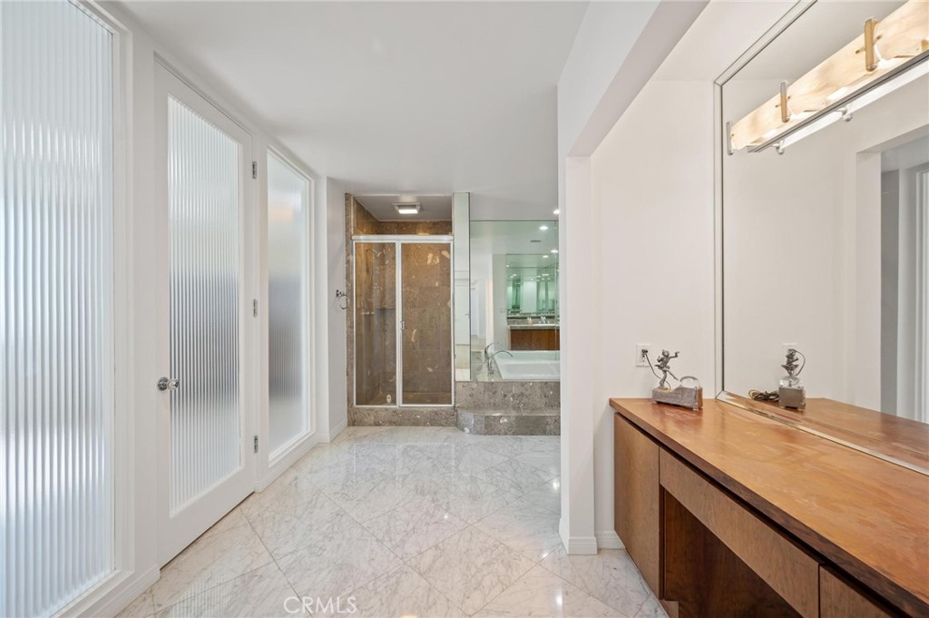 8246 Woodshill Trail