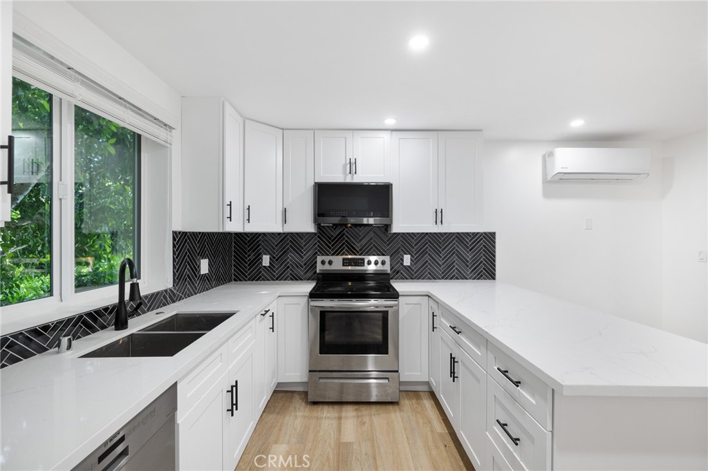 17000 Burbank Boulevard 101