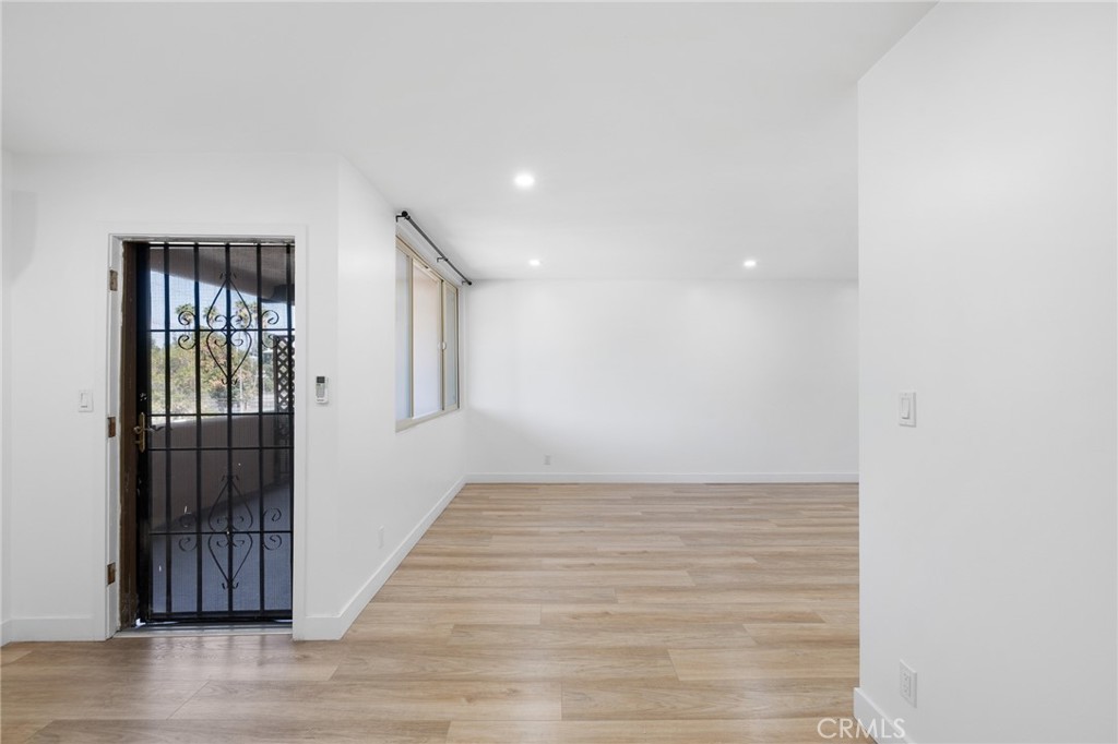 17000 Burbank Boulevard 101