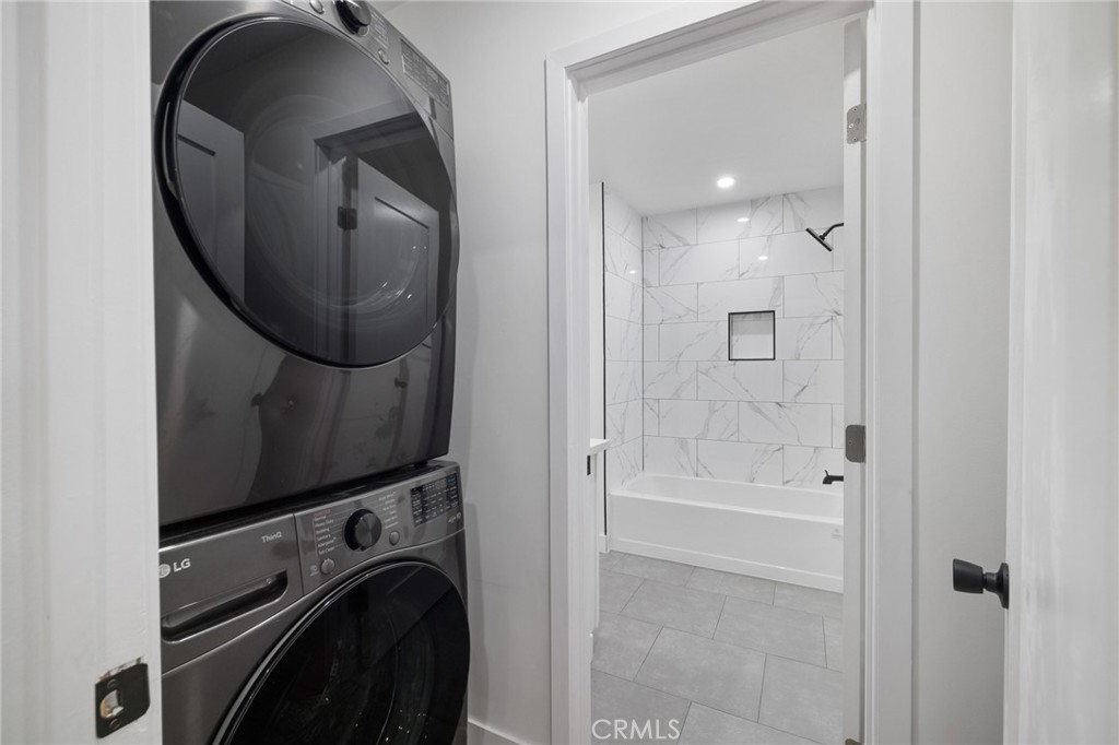 17000 Burbank Boulevard 101