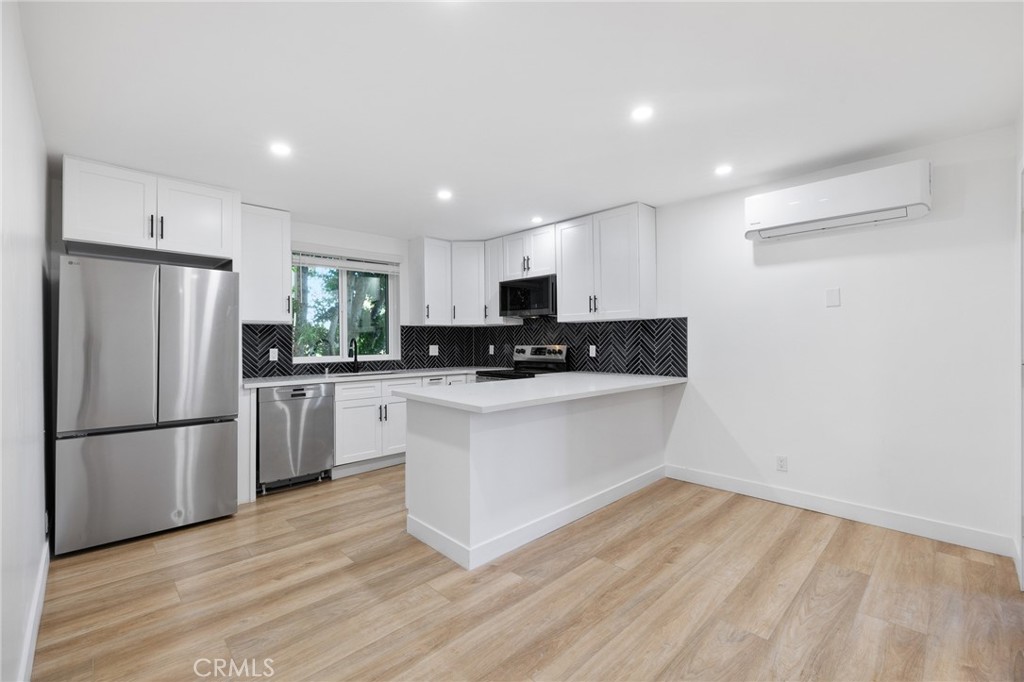 17000 Burbank Boulevard 101