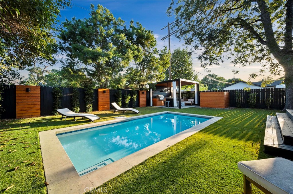 14328 Emelita Street