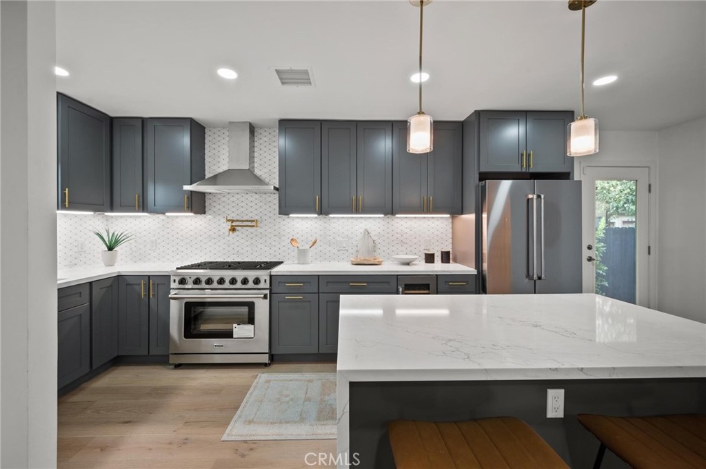 14328 Emelita Street