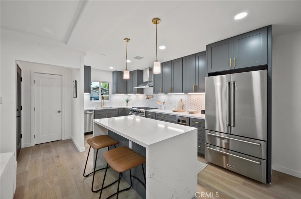 14328 Emelita Street