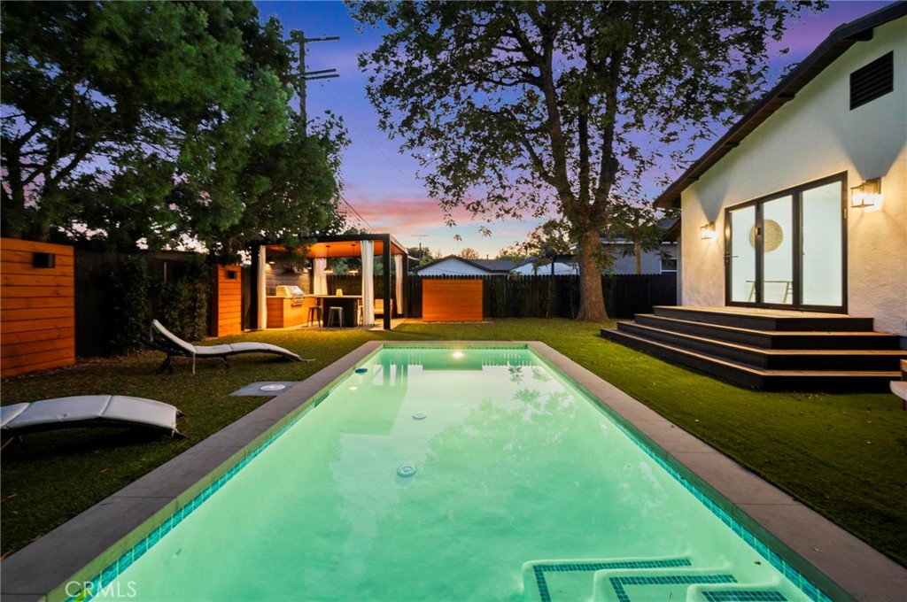 14328 Emelita Street