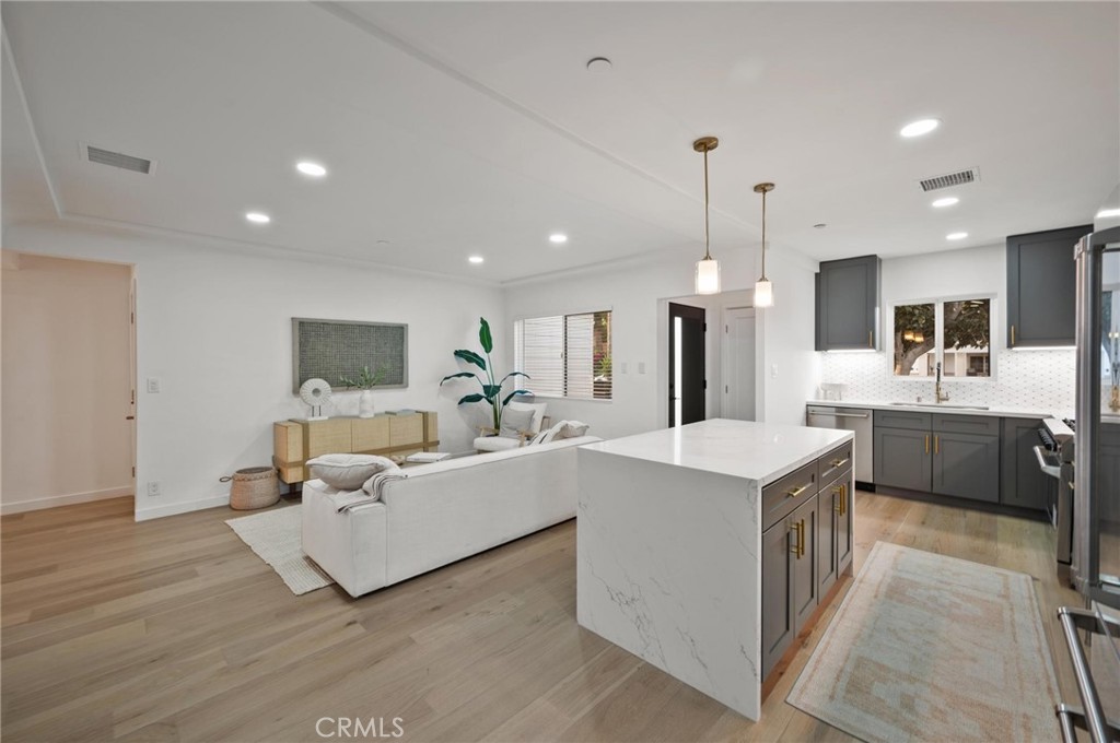 14328 Emelita Street