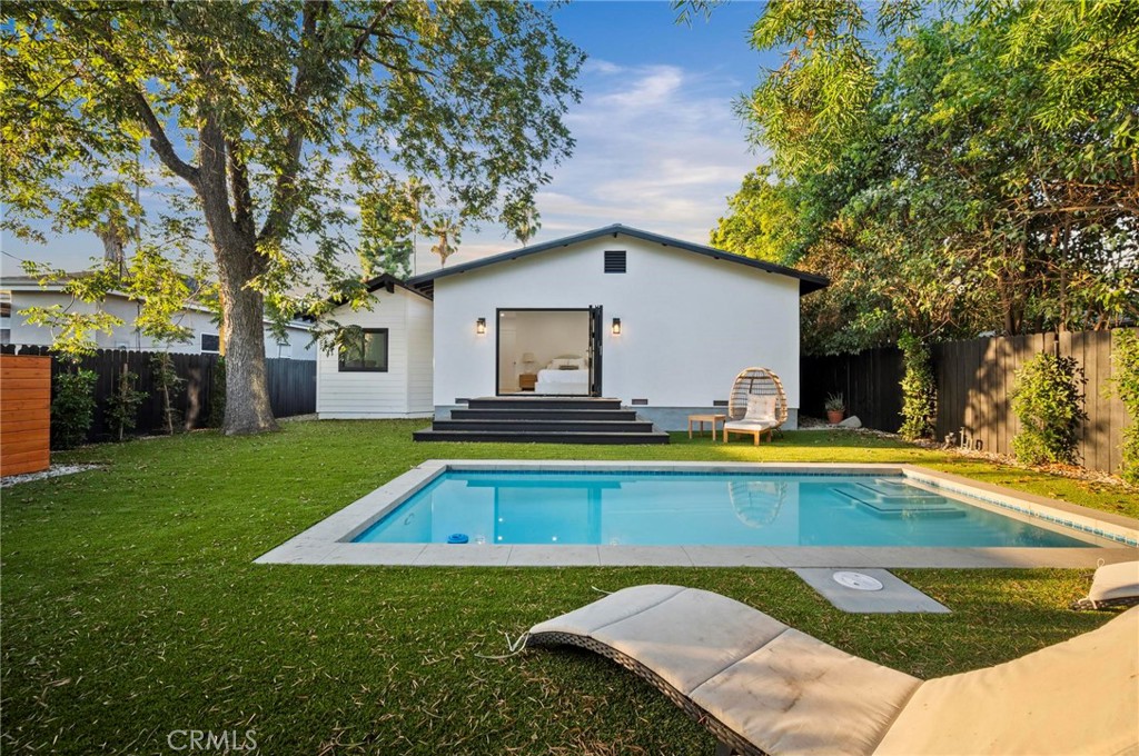 14328 Emelita Street