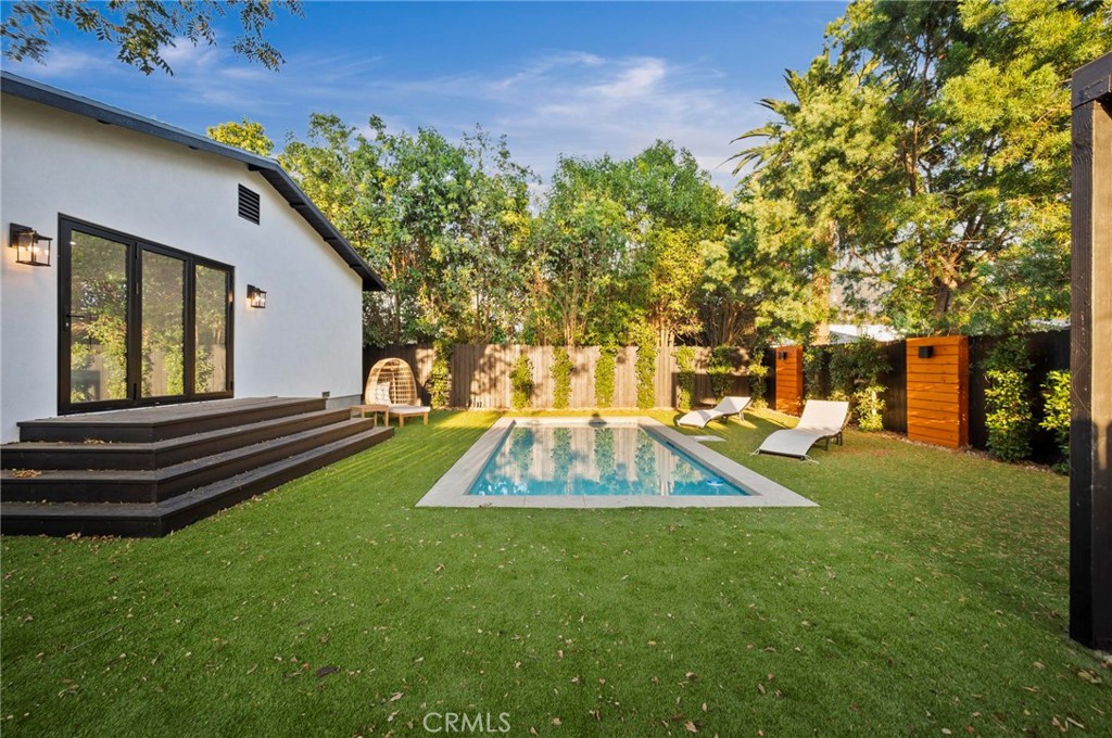 14328 Emelita Street