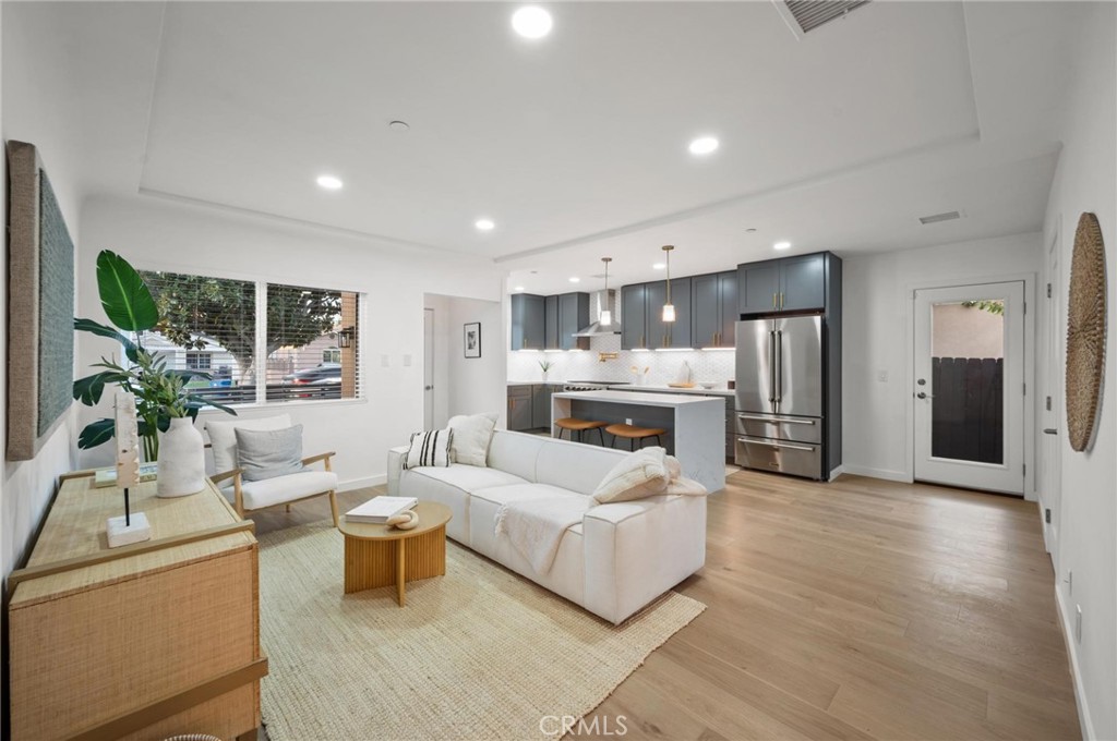 14328 Emelita Street