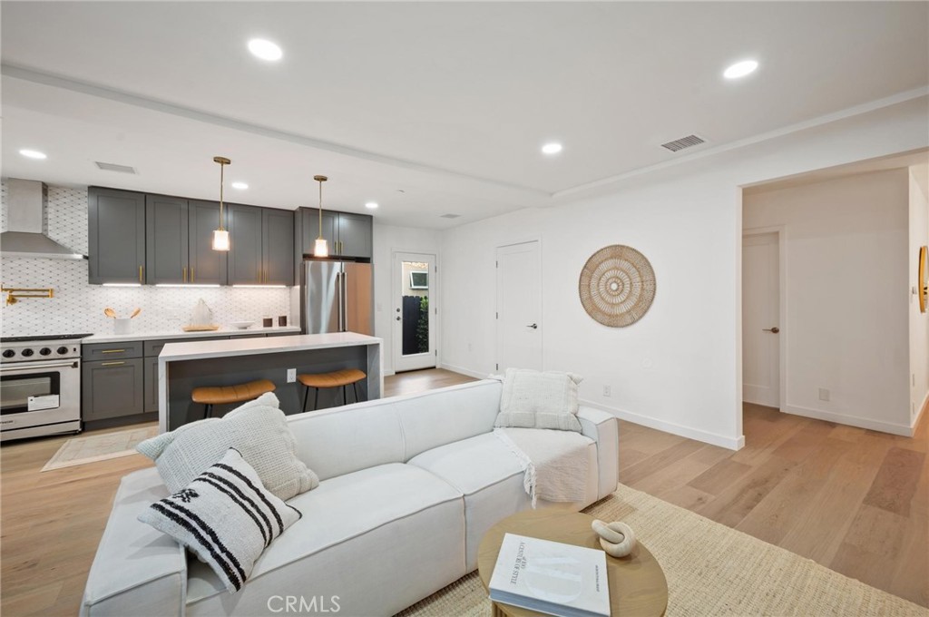 14328 Emelita Street