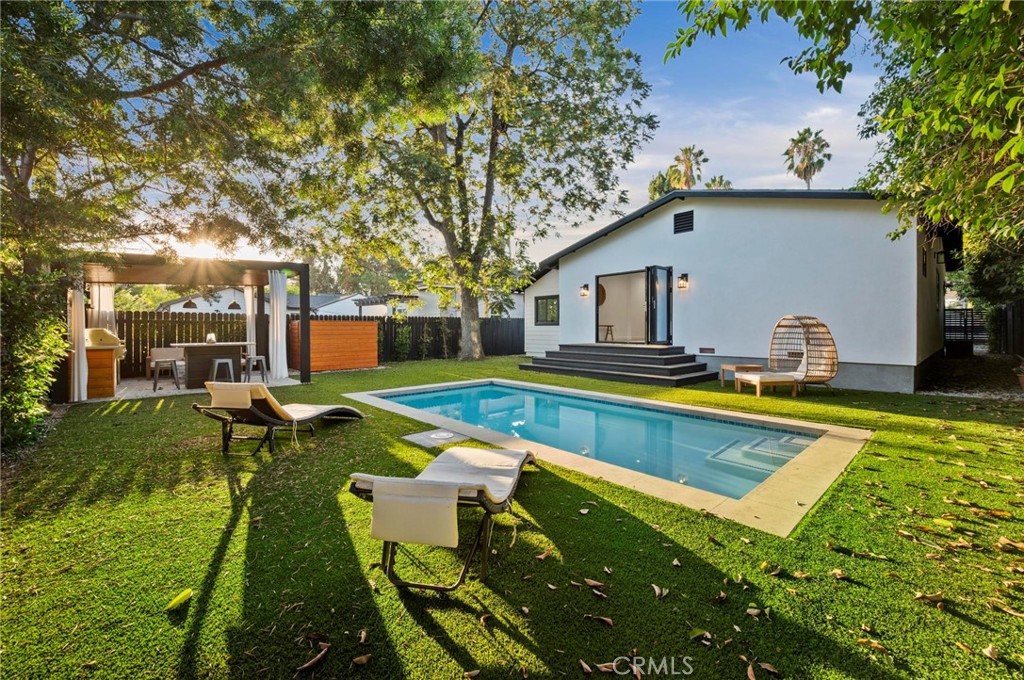 14328 Emelita Street