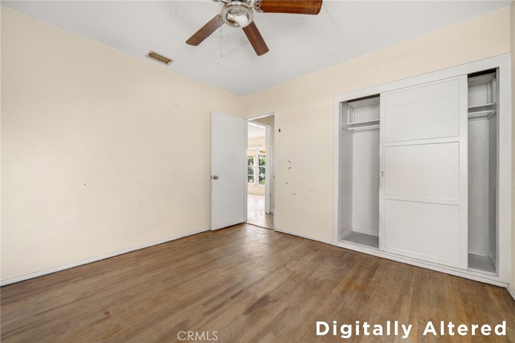 2106 W Cerritos