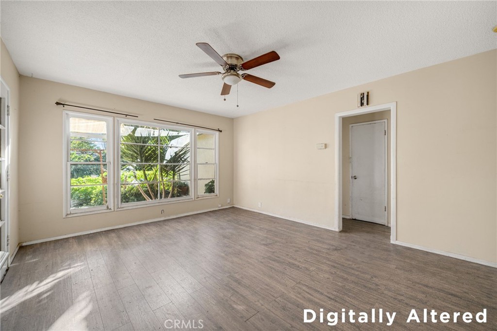 2106 W Cerritos