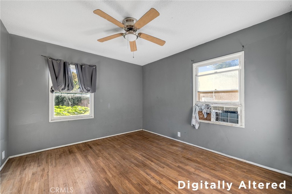 2106 W Cerritos